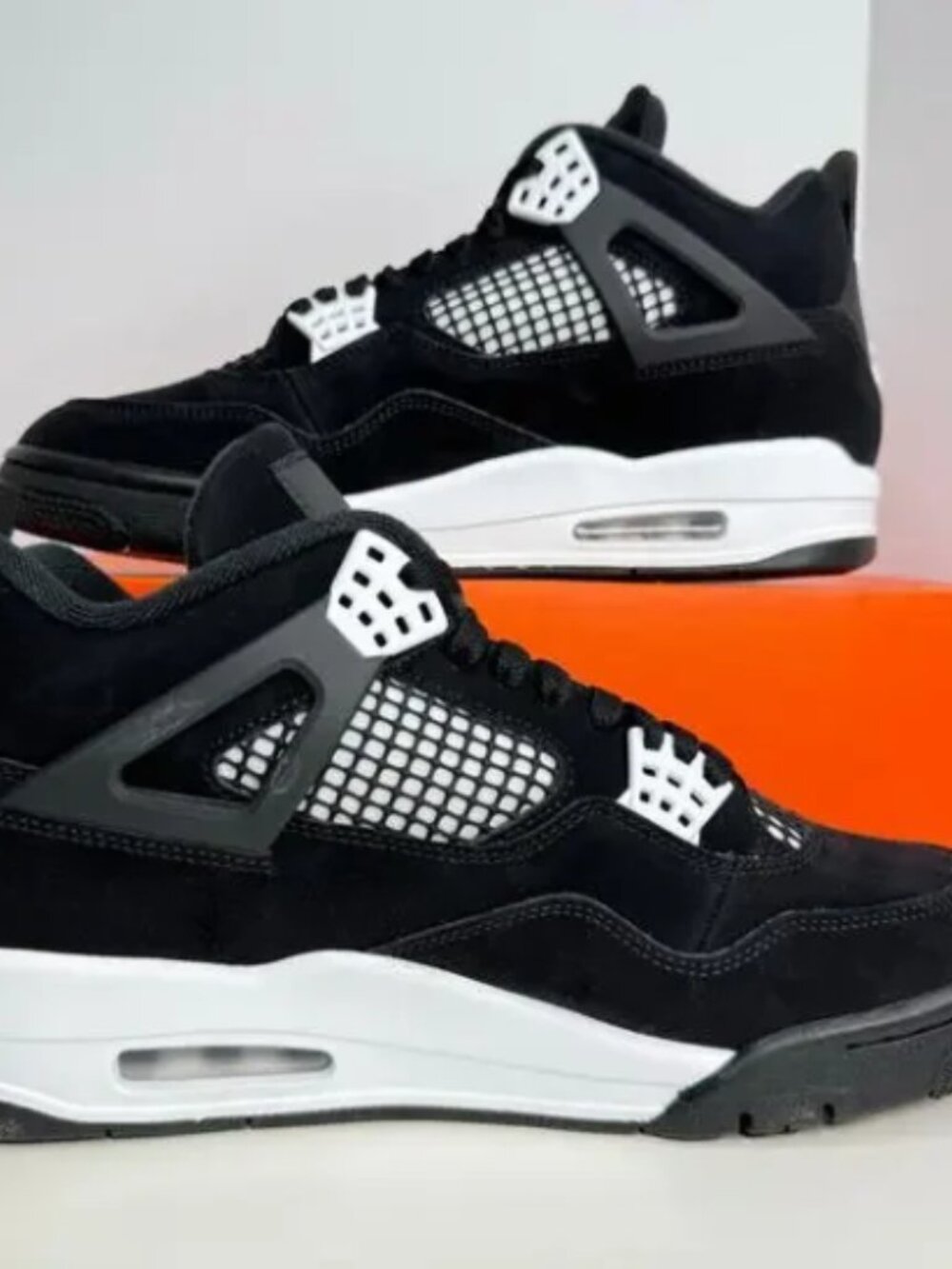 Air Jordan 4 Retro White Thunder